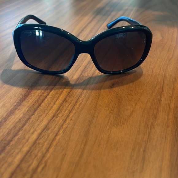 Prada woman’s sunglasses - Picture 1 of 4
